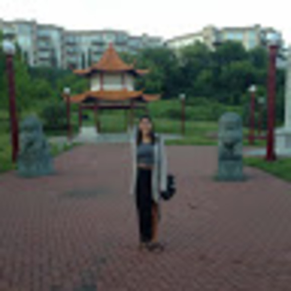 Meet your Posher, Chardae - Picture 1 of 1